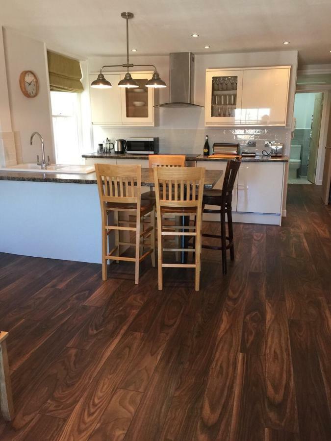 Modern One Bedroom Apartment Near The Seafront Portsmouth Buitenkant foto