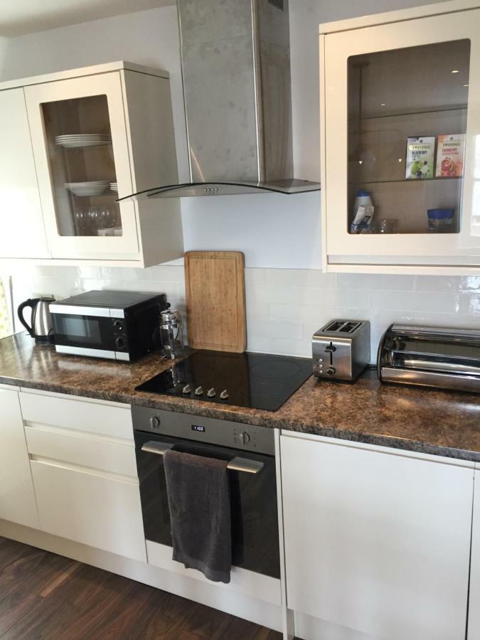 Modern One Bedroom Apartment Near The Seafront Portsmouth Buitenkant foto